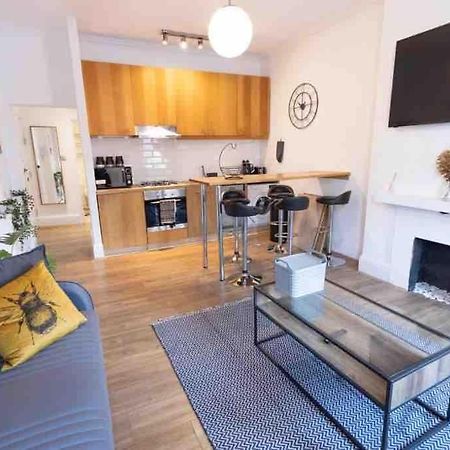Lovely 2 Bedroom Apartment In Chelsea Sw3 런던 외부 사진