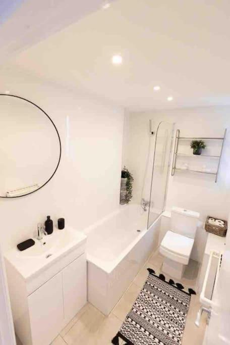 Lovely 2 Bedroom Apartment In Chelsea Sw3 런던 외부 사진