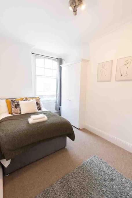 Lovely 2 Bedroom Apartment In Chelsea Sw3 런던 외부 사진