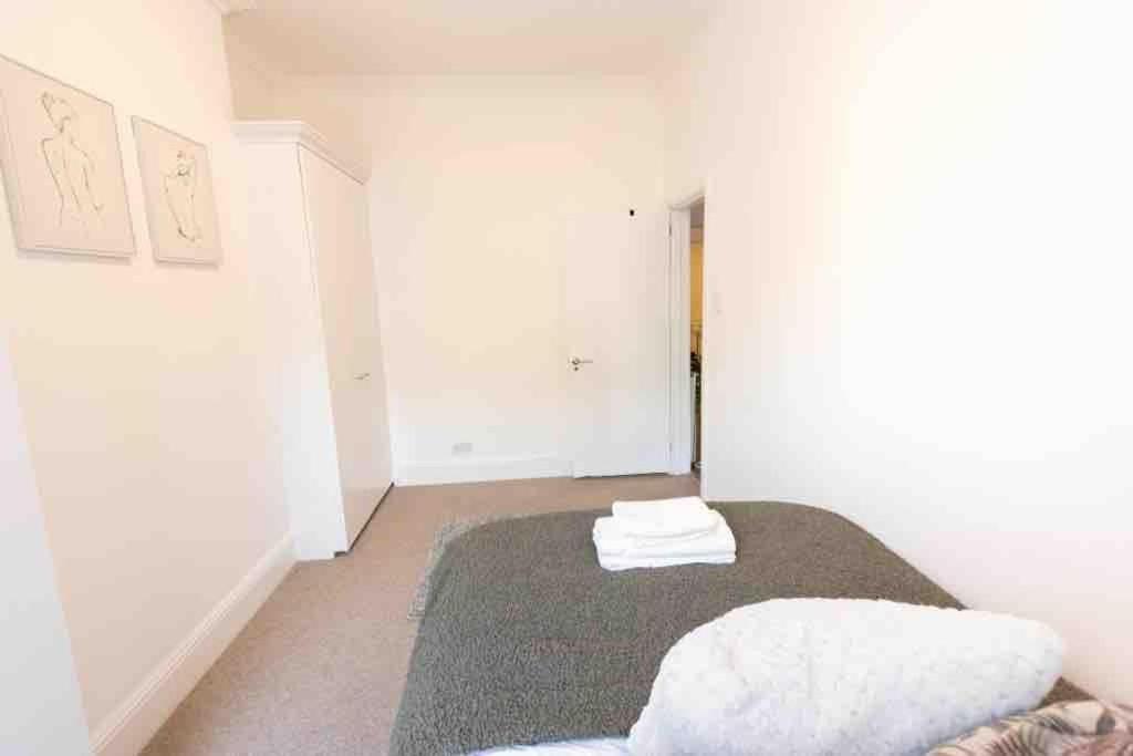 Lovely 2 Bedroom Apartment In Chelsea Sw3 런던 외부 사진